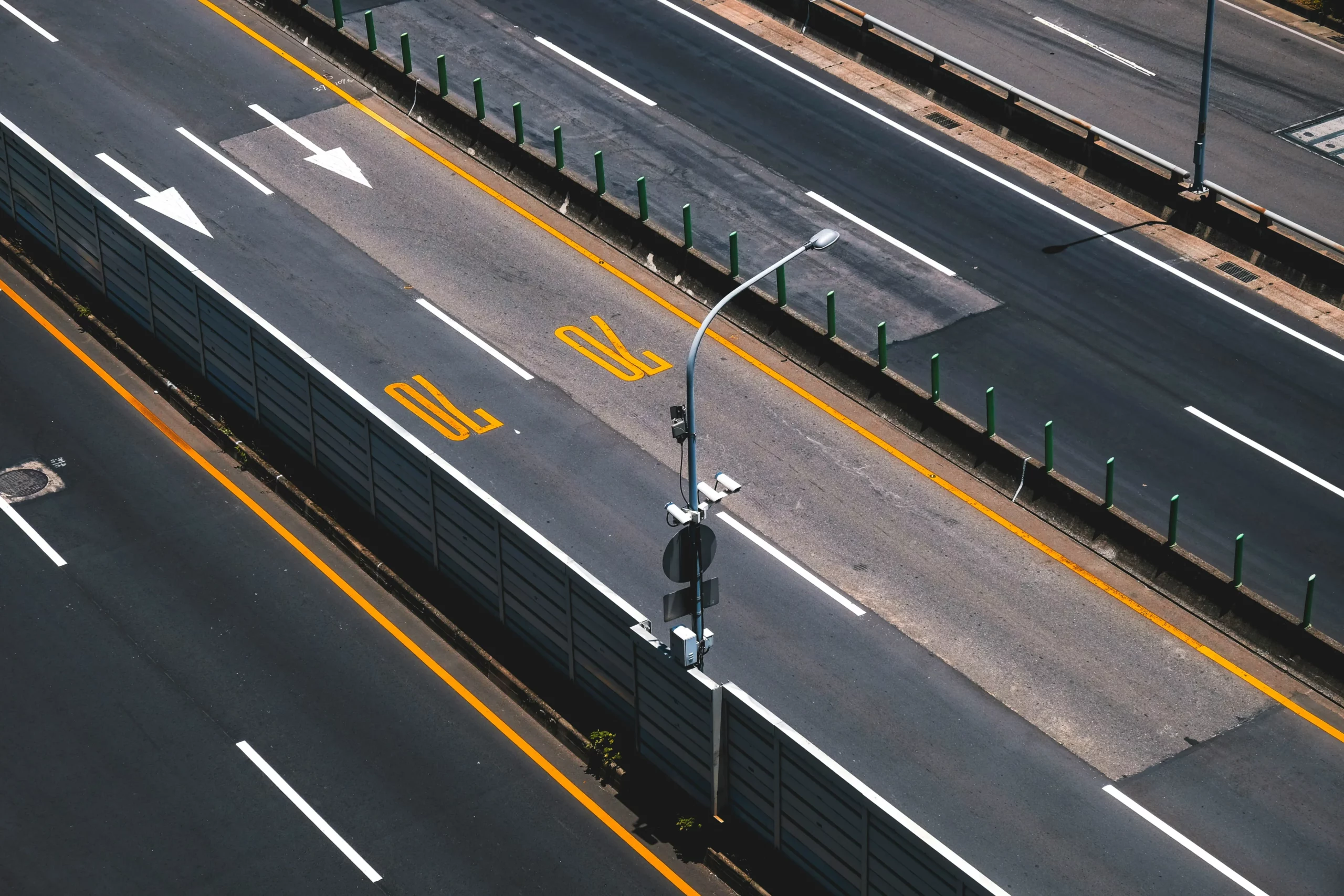 台灣車道線畫分,白色車道線,台灣交通