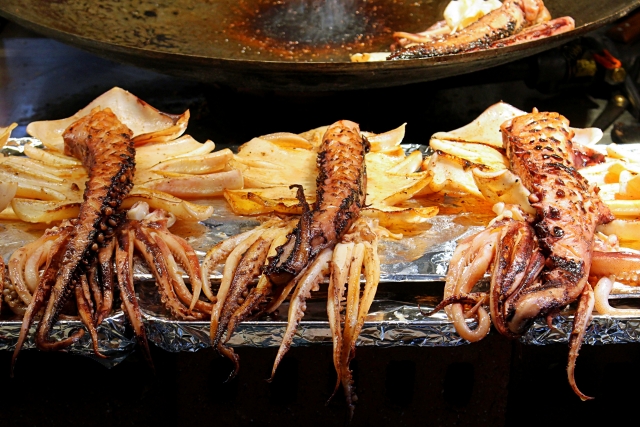 濟州島自由行，東門市場攤販，烤魷魚海鮮料理