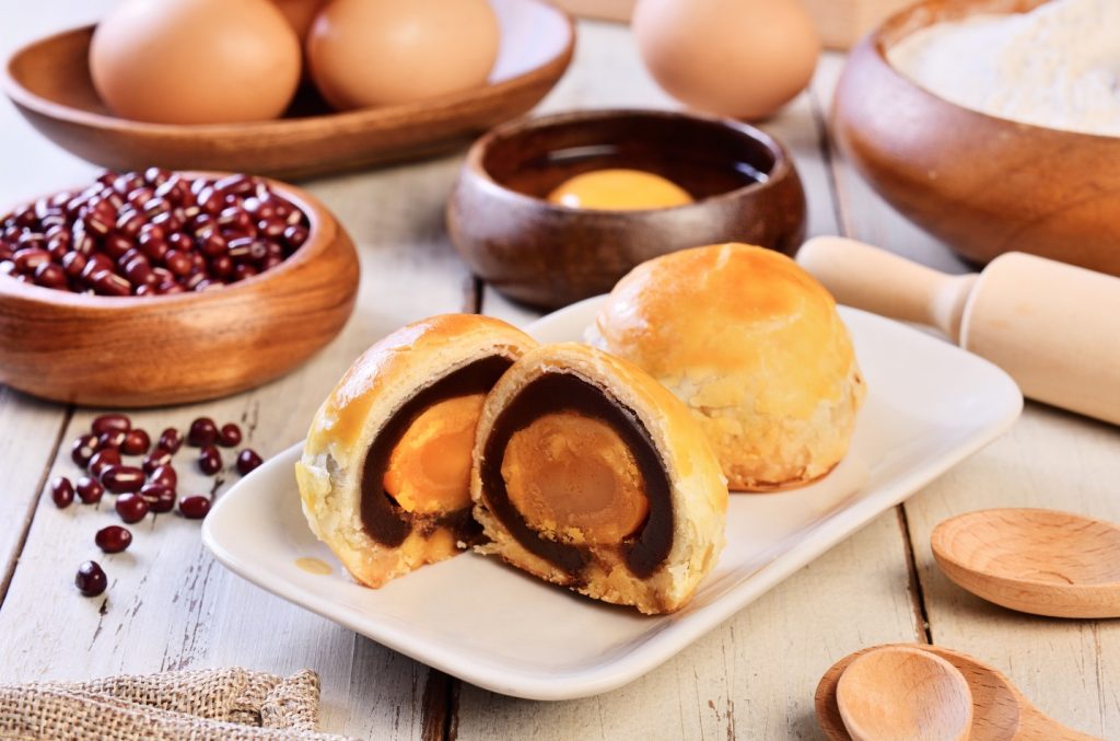 Egg Yolk Pastry, Delightful Taiwanese Treat for Taiwan Travel