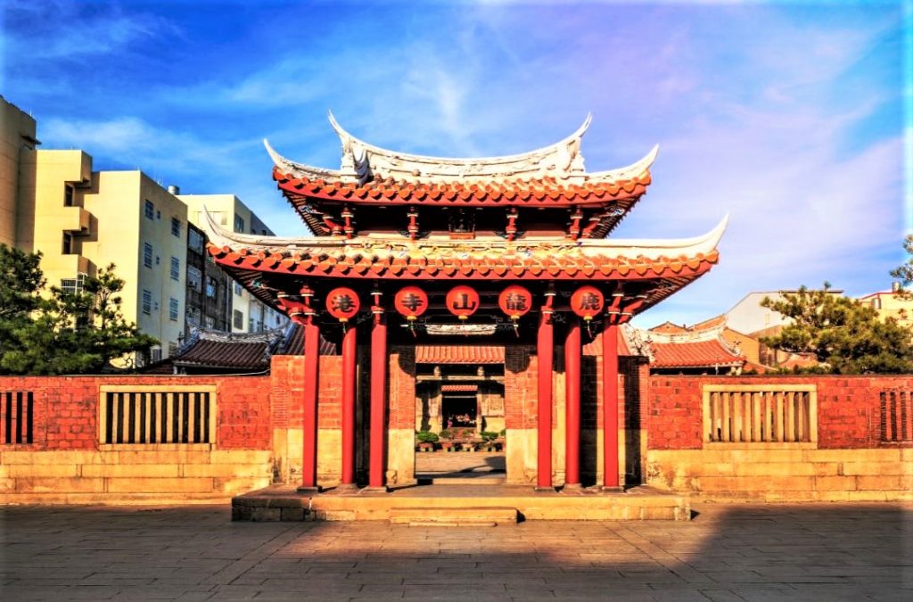台湾旅行の人気観光スポットー鹿港老街でのお寺の写真です。