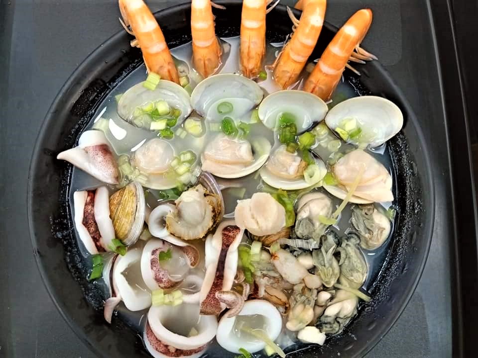 台湾料理-花喬海鮮蒸気火鍋の海鮮蒸気火鍋の写真です。