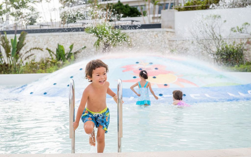 沖縄ホテル - ホテルモントレ沖縄 スパ＆リゾートにある水遊びエリアの写真です。