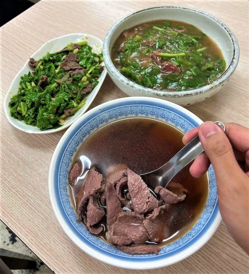 台湾料理-萬林牛肉湯の料理の写真です。