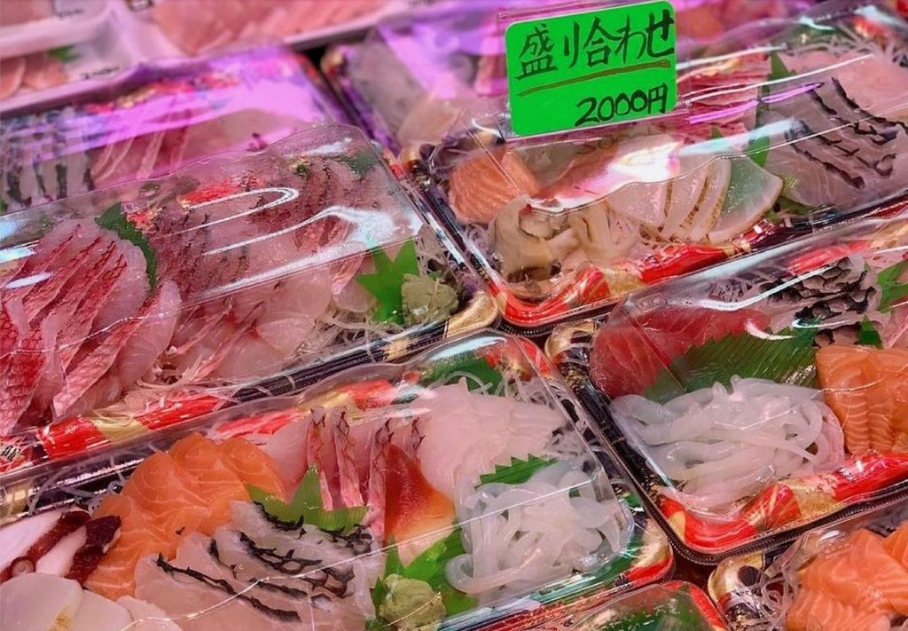 an image of Seafood bento in Okinawa Tomari Iyumachi.