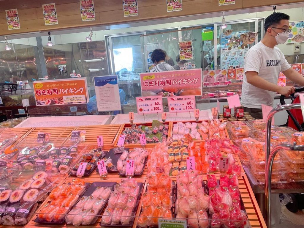 an image of sushi in Okinawa Payao market.